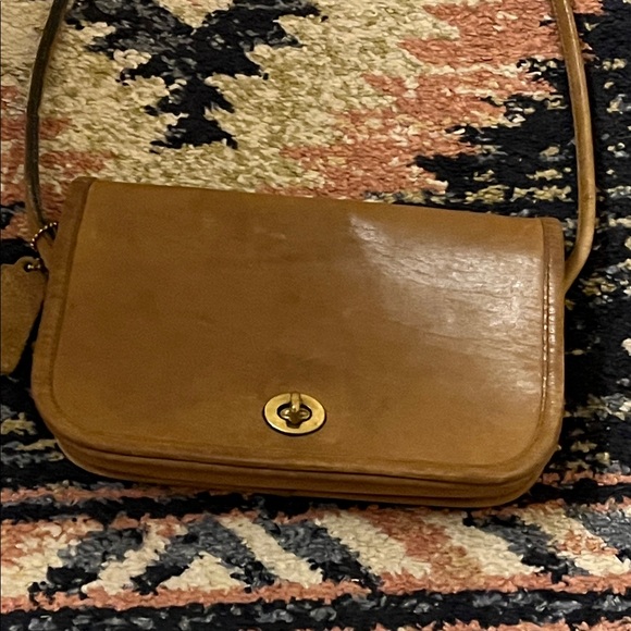 Coach vintage early 90s crossbody small leather bag, cute! Made in USA - Picture 17 of 17
